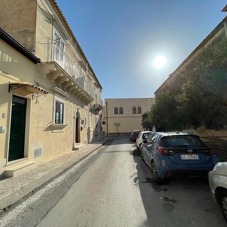 Hotel Casa Crispi Noto Exterior foto