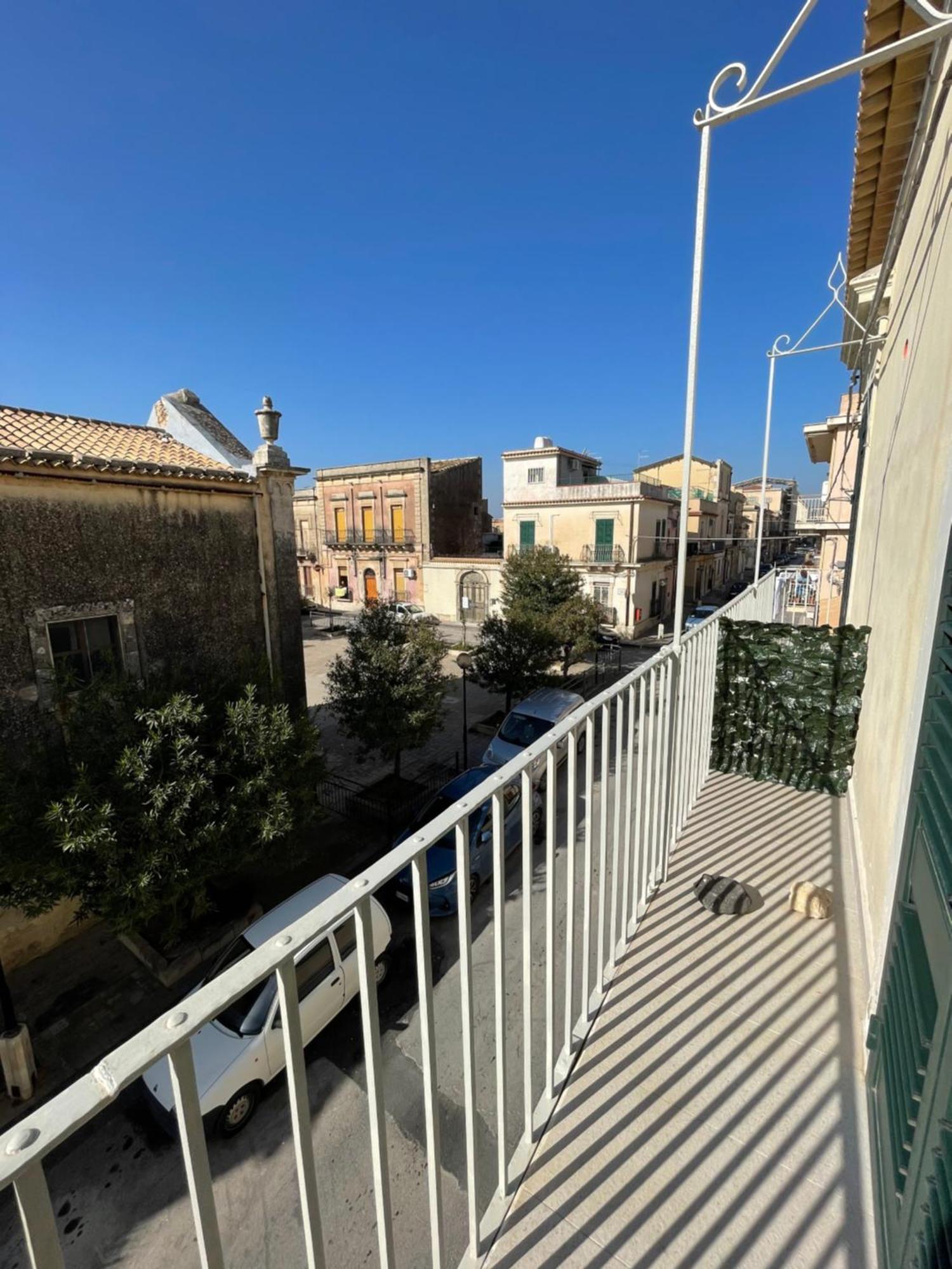 Hotel Casa Crispi Noto Exterior foto